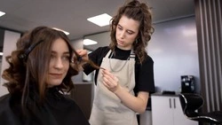 Когда лучше стричься в июне 2025 года: лунный календарь стрижек и советы по уходу