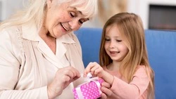 День бабушек и дедушек в 2024 году: история и традиции праздника