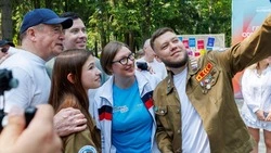 Валерий Лимаренко поздравил сахалинцев и курильчан с Днём российского студенчества