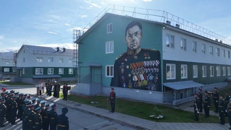 На Итурупе отрыли мурал маршалу Константину Рокоссовскому 