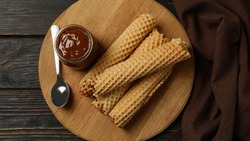 Трубочки со сгущенкой: быстрый десерт с вкусом детства