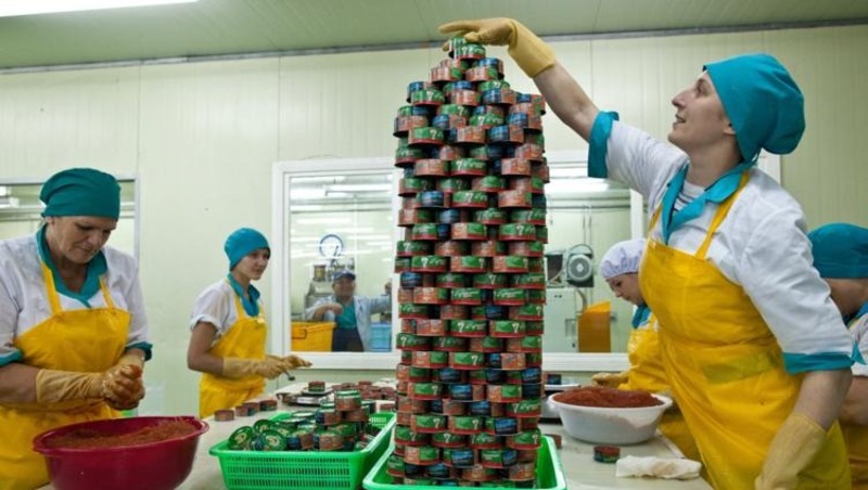 Сахалинская область вышла лидеры по объёму переработки рыбы на Дальнем Востоке 