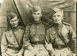 Пять орденов Василия Холюченко