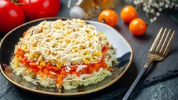 Салат с курицей, корейской морковью, картошкой и сыром: пошаговый рецепт на Новый год