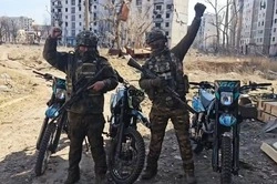 Курильчане купили три мотоцикла бойцам в зоне СВО 