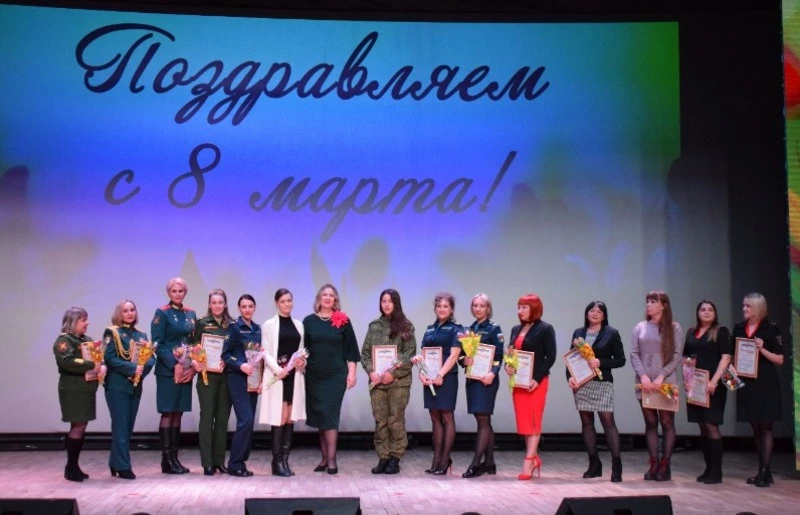 Жительницам Итурупа подарили «Букет поздравлений»