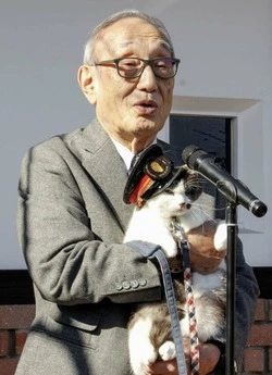 В Японии кошку назначили начальником железнодорожной станции