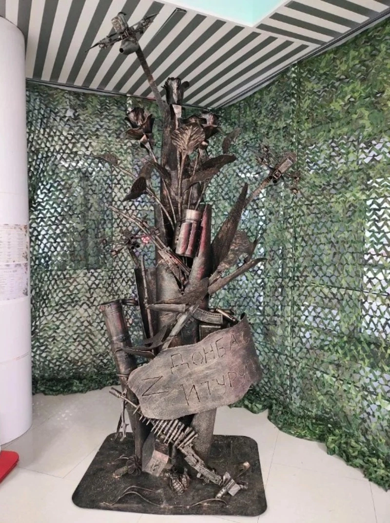 Собранную из трофейного оружия инсталляцию через всю страну доставили на Итуруп