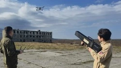 Курильских школьников обучили основам применения беспилотников 