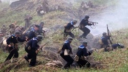 На Шумшу показали реконструкцию боя за последний рубеж Второй мировой войны