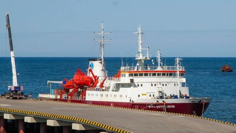 Не нашедший покупателя теплоход «Игорь Фархутдинов» вернётся на линию Сахалин - Курилы