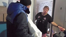 Пять тонн мороженой кеты раздали жителям Итурупа